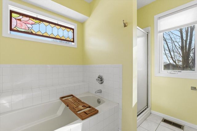 202 WOODBURY Circle, Council Bluffs, IA 51503