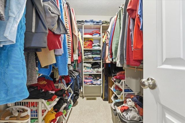 202 WOODBURY Circle, Council Bluffs, IA 51503