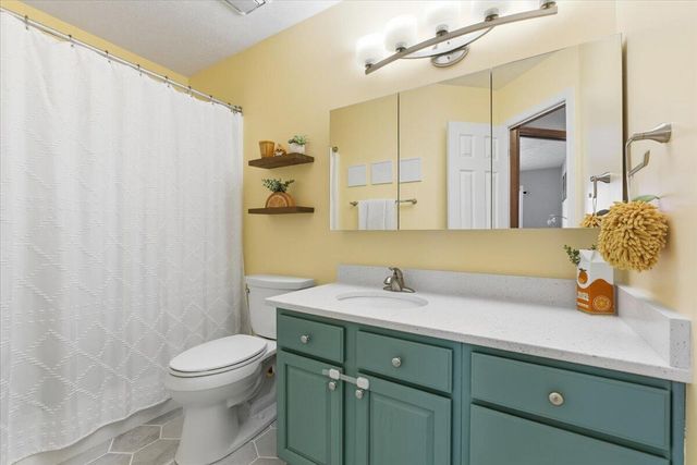 202 WOODBURY Circle, Council Bluffs, IA 51503