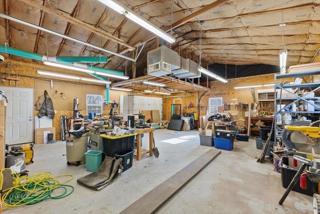 202 WOODBURY Circle, Council Bluffs, IA 51503