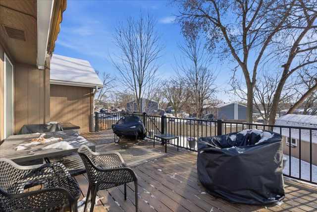 202 WOODBURY Circle, Council Bluffs, IA 51503