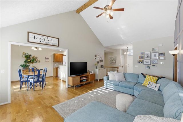 202 WOODBURY Circle, Council Bluffs, IA 51503