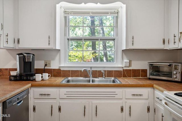 5520 Newberry Drive, Raleigh, NC 27609