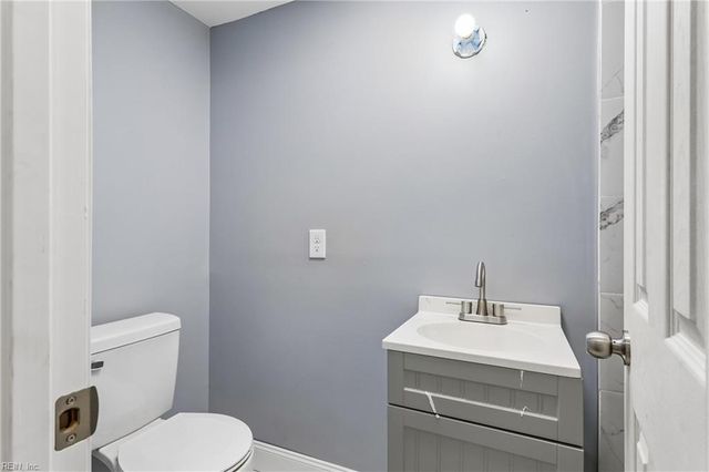9571 Rowes Point RD, Hayes, VA 23072