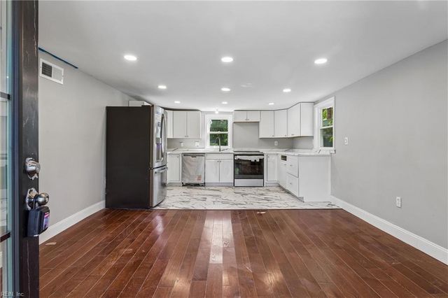 9571 Rowes Point RD, Hayes, VA 23072