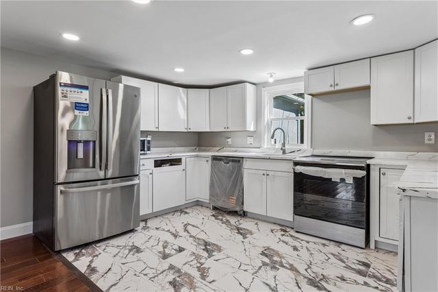 9571 Rowes Point RD, Hayes, VA 23072