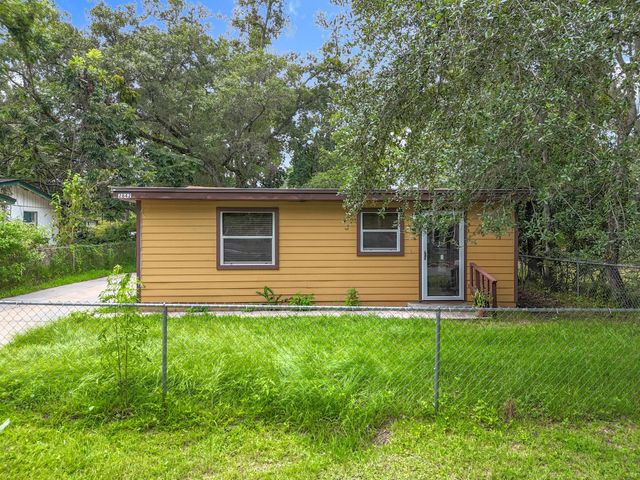 2842 Lucoma Drive, Jacksonville, FL 32254