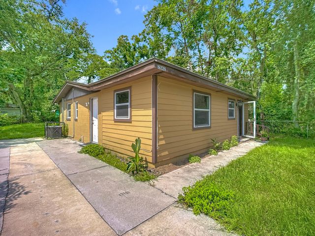 2842 Lucoma Drive, Jacksonville, FL 32254