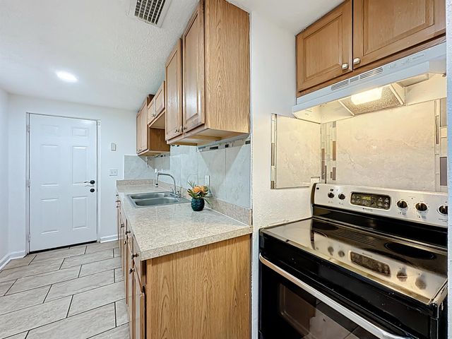 2842 Lucoma Drive, Jacksonville, FL 32254