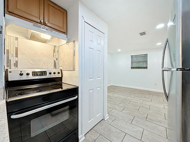 2842 Lucoma Drive, Jacksonville, FL 32254