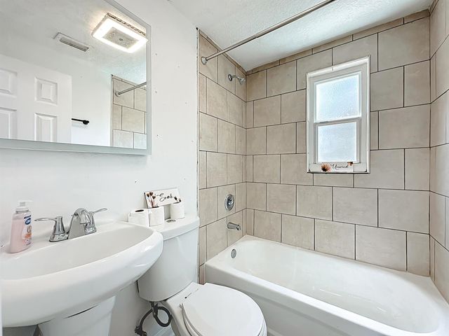 2842 Lucoma Drive, Jacksonville, FL 32254