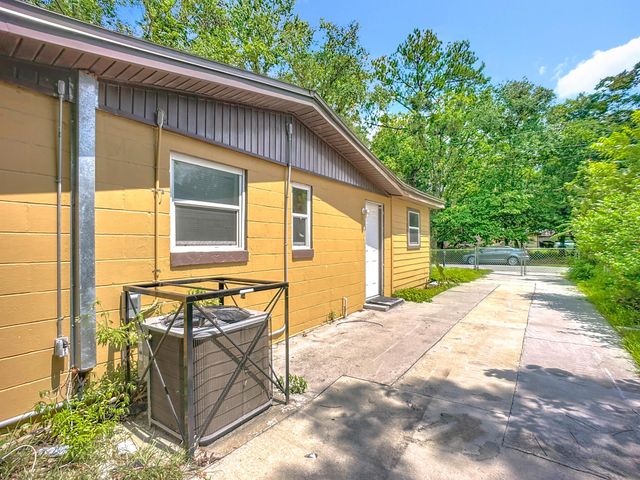 2842 Lucoma Drive, Jacksonville, FL 32254