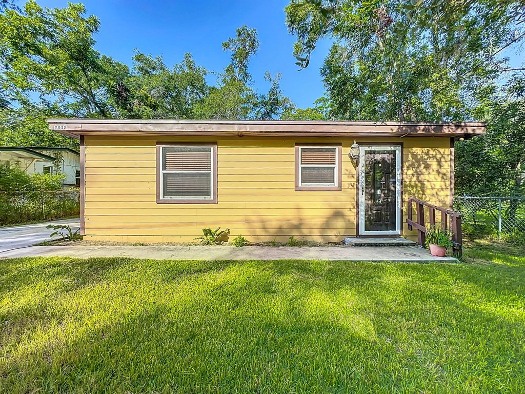 2842 Lucoma Drive, Jacksonville, FL 32254