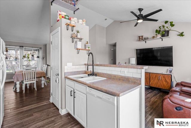 16021 Robin Drive, Omaha, NE 68136