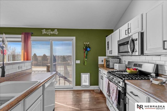 16021 Robin Drive, Omaha, NE 68136