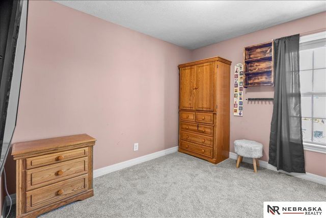 16021 Robin Drive, Omaha, NE 68136