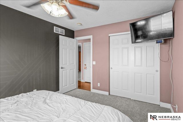 16021 Robin Drive, Omaha, NE 68136