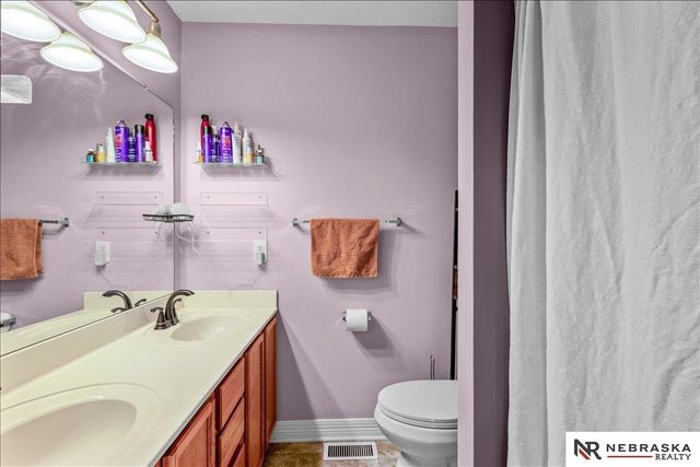 16021 Robin Drive, Omaha, NE 68136