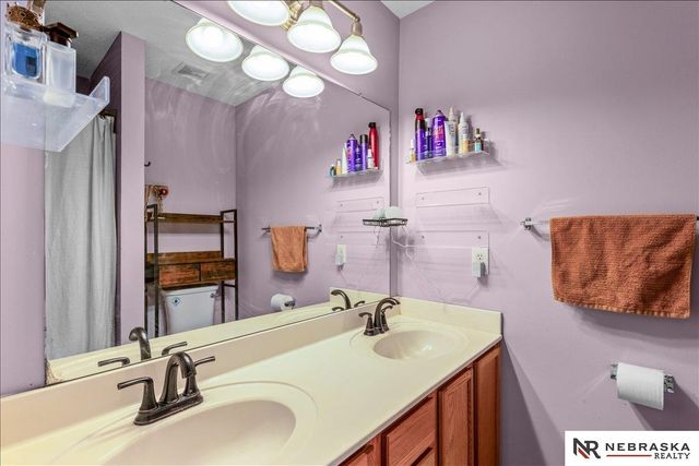 16021 Robin Drive, Omaha, NE 68136