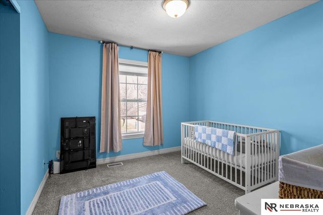 16021 Robin Drive, Omaha, NE 68136