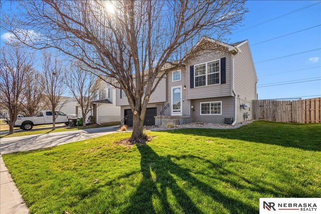 16021 Robin Drive, Omaha, NE 68136