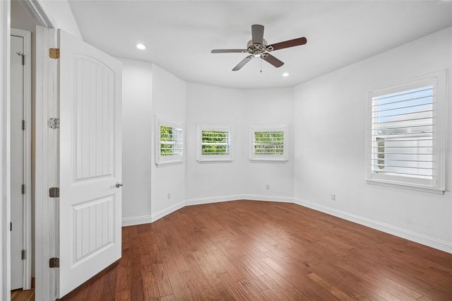 3206 W PRICE AVENUE, Tampa, FL 33611