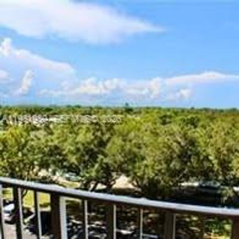 901 Hillcrest Dr 503, Hollywood, FL 33021