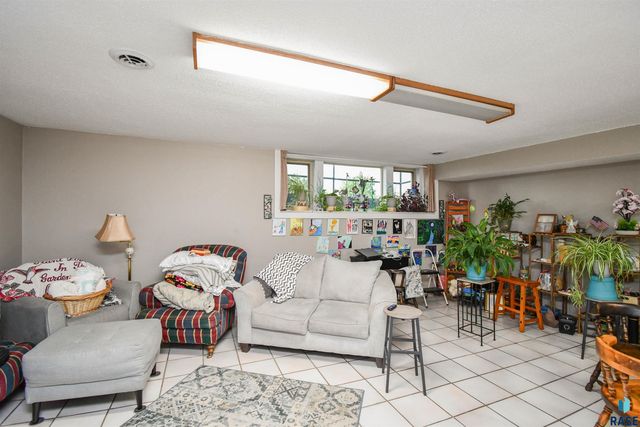 201 N Main St Street, Humboldt, SD 57035