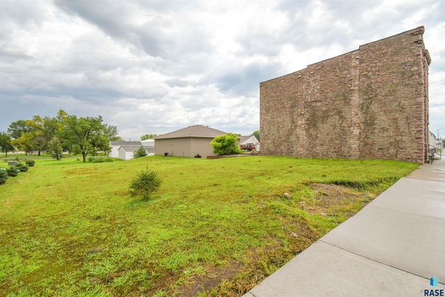 201 N Main St Street, Humboldt, SD 57035