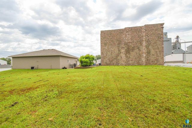 201 N Main St Street, Humboldt, SD 57035