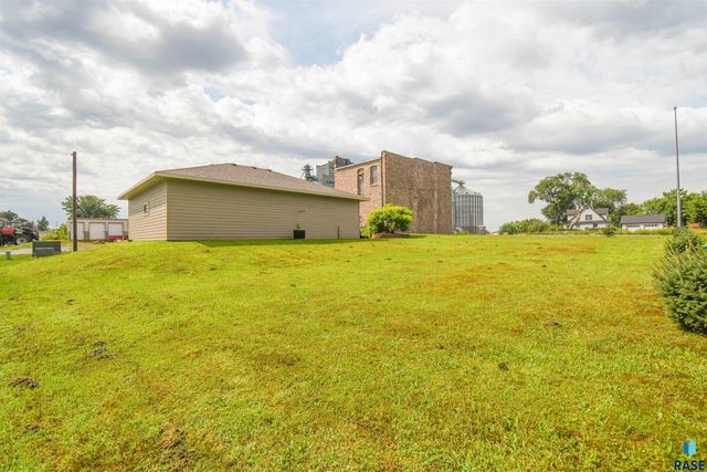 201 N Main St Street, Humboldt, SD 57035