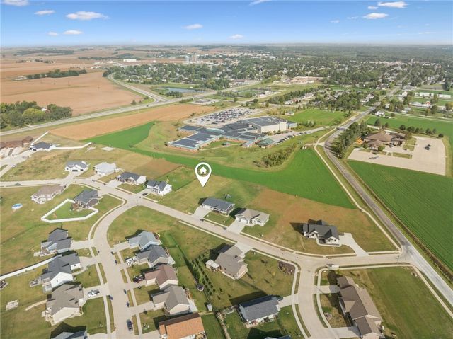 117 Homecoming Court, Vinton, IA 52349