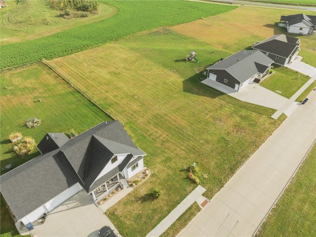 117 Homecoming Court, Vinton, IA 52349