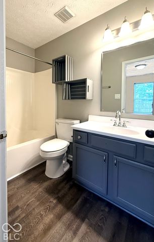 823 Tall Timber Drive, Greenwood, IN 46143