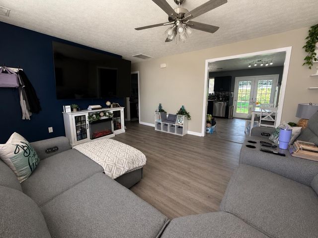 321 Burchwood Drive, Berea, KY 40403