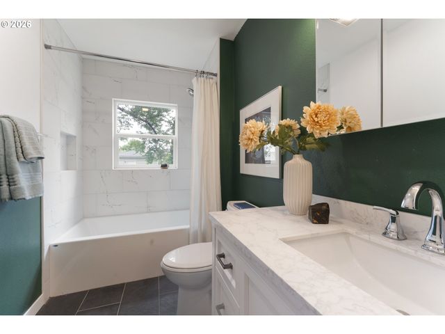 2343 Se 85TH Ave Se, Portland, OR 97216