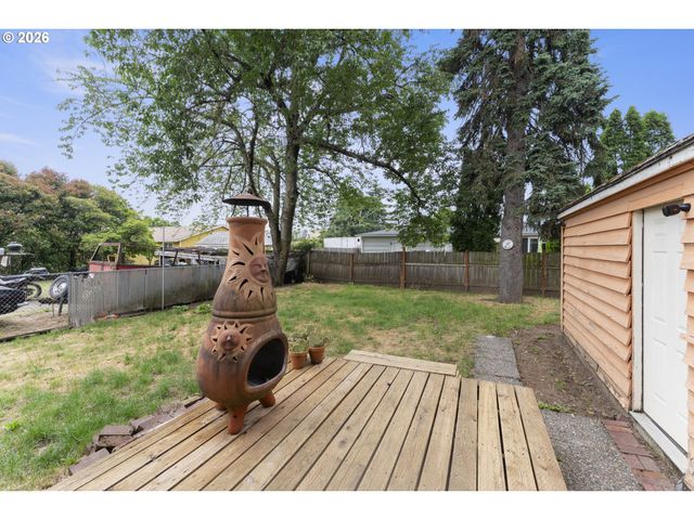 2343 Se 85TH Ave Se, Portland, OR 97216