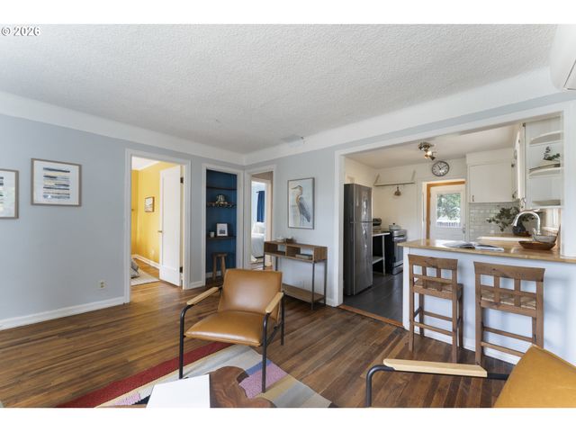 2343 Se 85TH Ave Se, Portland, OR 97216