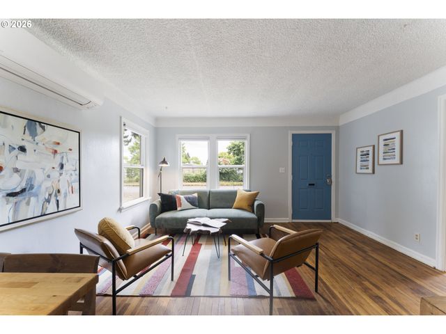 2343 Se 85TH Ave Se, Portland, OR 97216