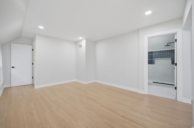 3143 N Sawyer Avenue, Chicago, IL 60618