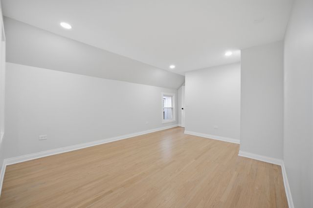 3143 N Sawyer Avenue, Chicago, IL 60618