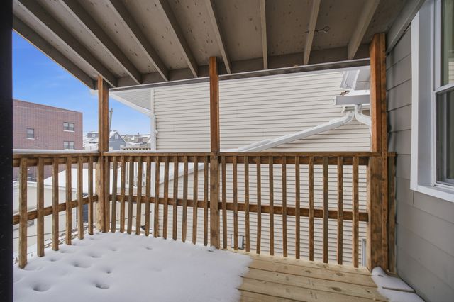 3143 N Sawyer Avenue, Chicago, IL 60618