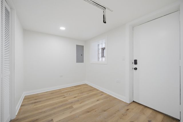 3143 N Sawyer Avenue, Chicago, IL 60618