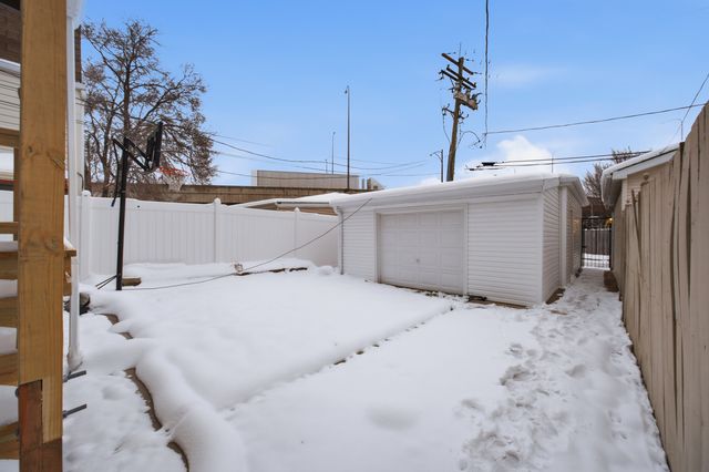 3143 N Sawyer Avenue, Chicago, IL 60618