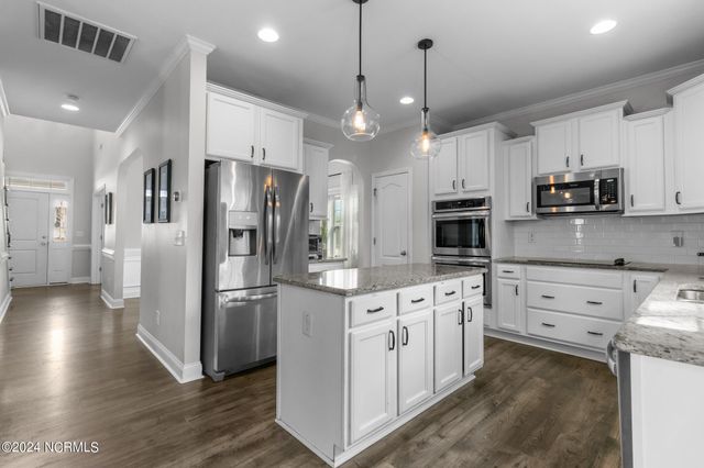 230 Parrish Lane, Whispering Pines, NC 28327