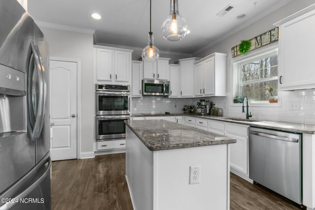 230 Parrish Lane, Whispering Pines, NC 28327