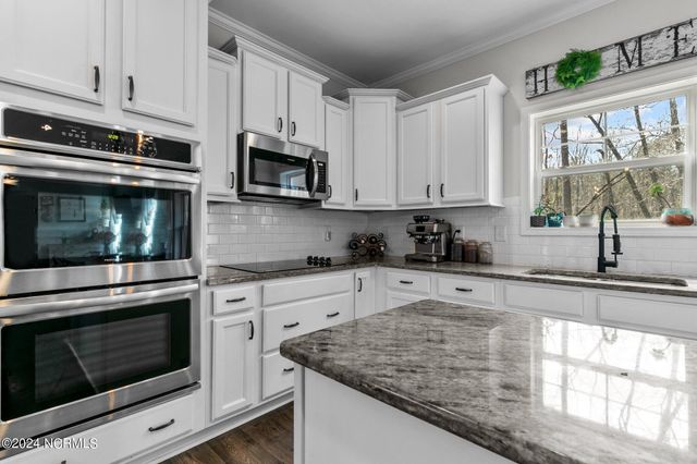 230 Parrish Lane, Whispering Pines, NC 28327