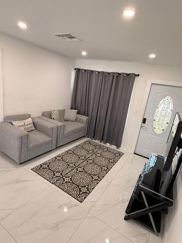 4900 NW 14th Street, Lauderhill, FL 33313
