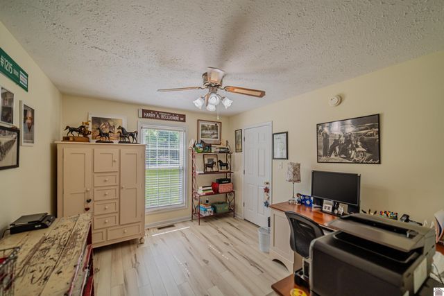 201 Windmill Drive, Paducah, KY 42001