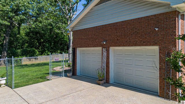 201 Windmill Drive, Paducah, KY 42001